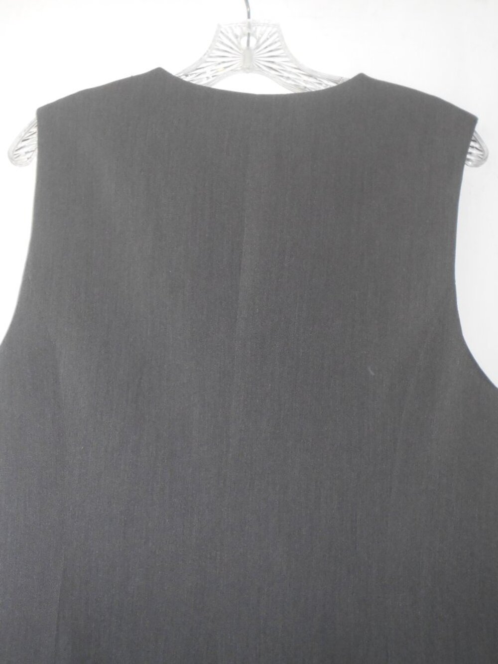 H&M Women's V-Neck Button Front Vest Gray Sleeveless, Size L - Picture 6 of 9